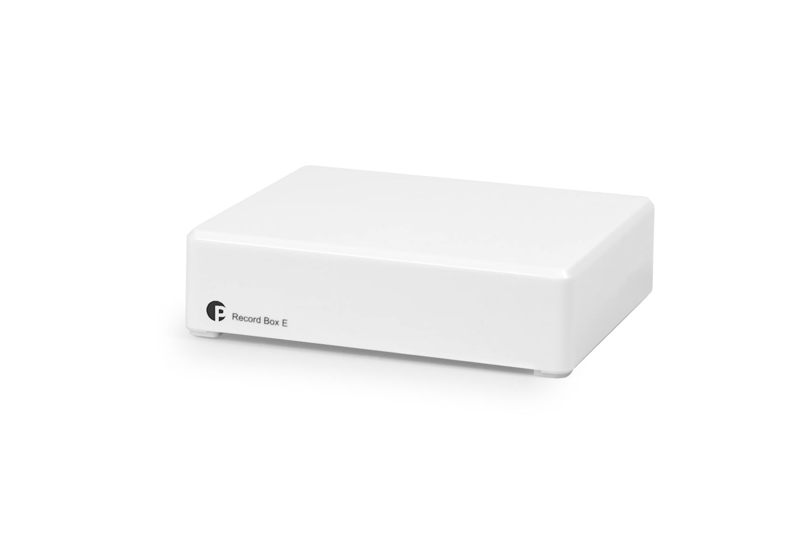 Pro-Ject Record Box E v černém lesklém provedení, šikmý pohled na čelní panel