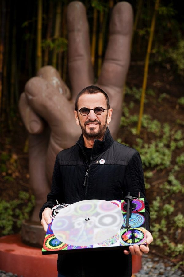 Ringo Starr Mit Seinem Peace & Love Turntable