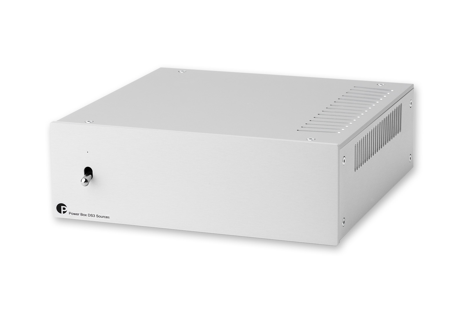 Pro-Ject Power Box DS3 Sources ve stříbrném provedení, čelní panel s vypínačem a detail dřevěných boků v kruhovém výřezu