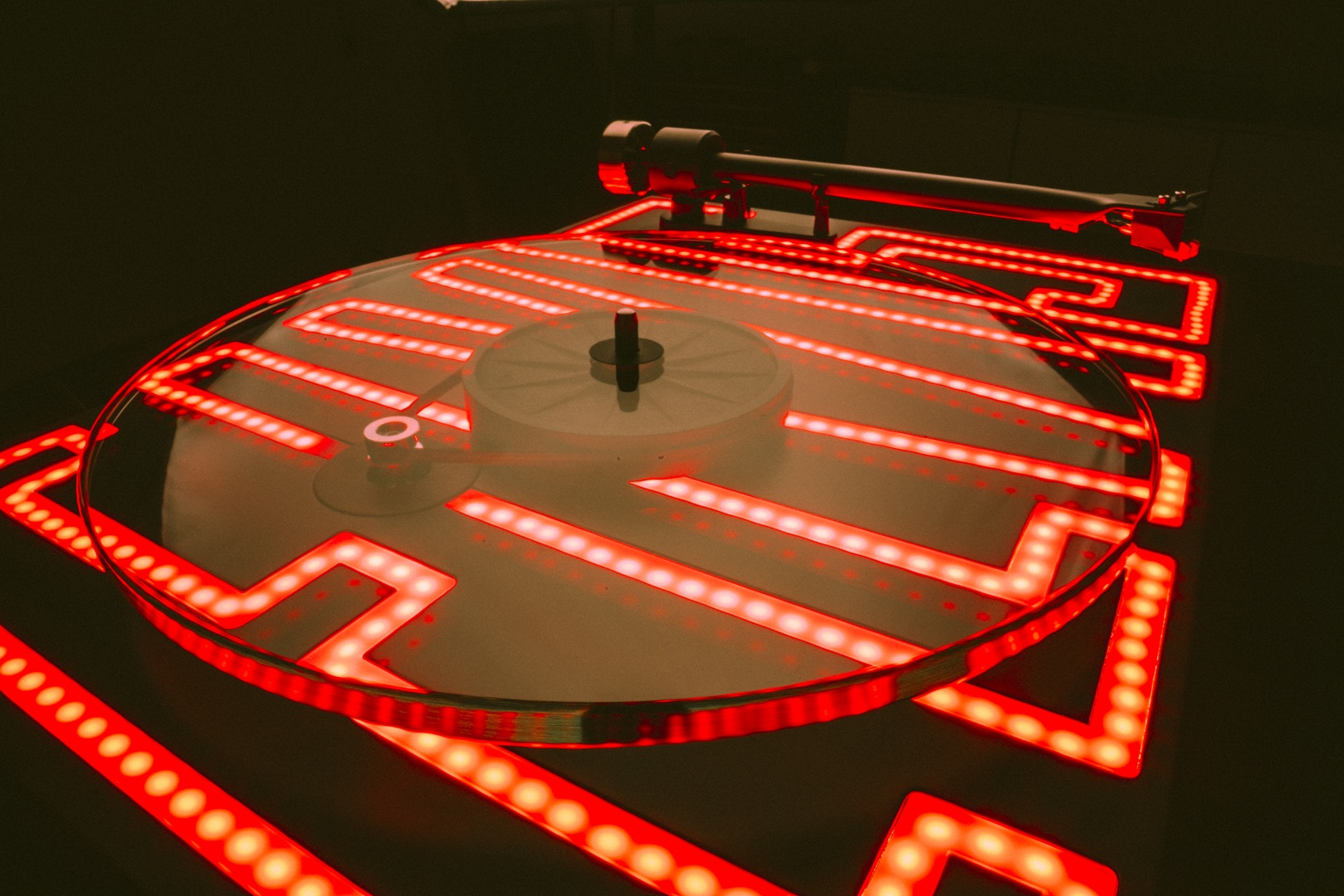 Elvis turntable 5